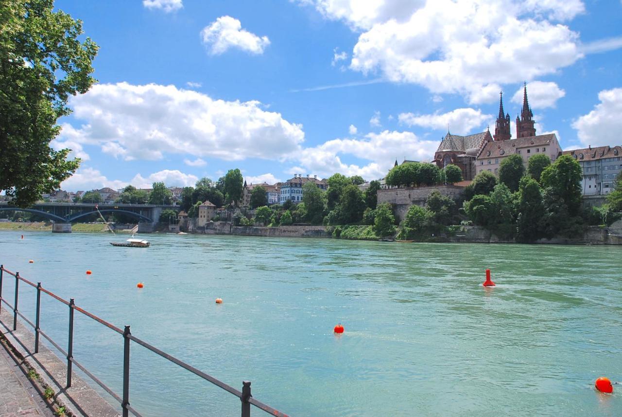 Riverside Apartment Basel