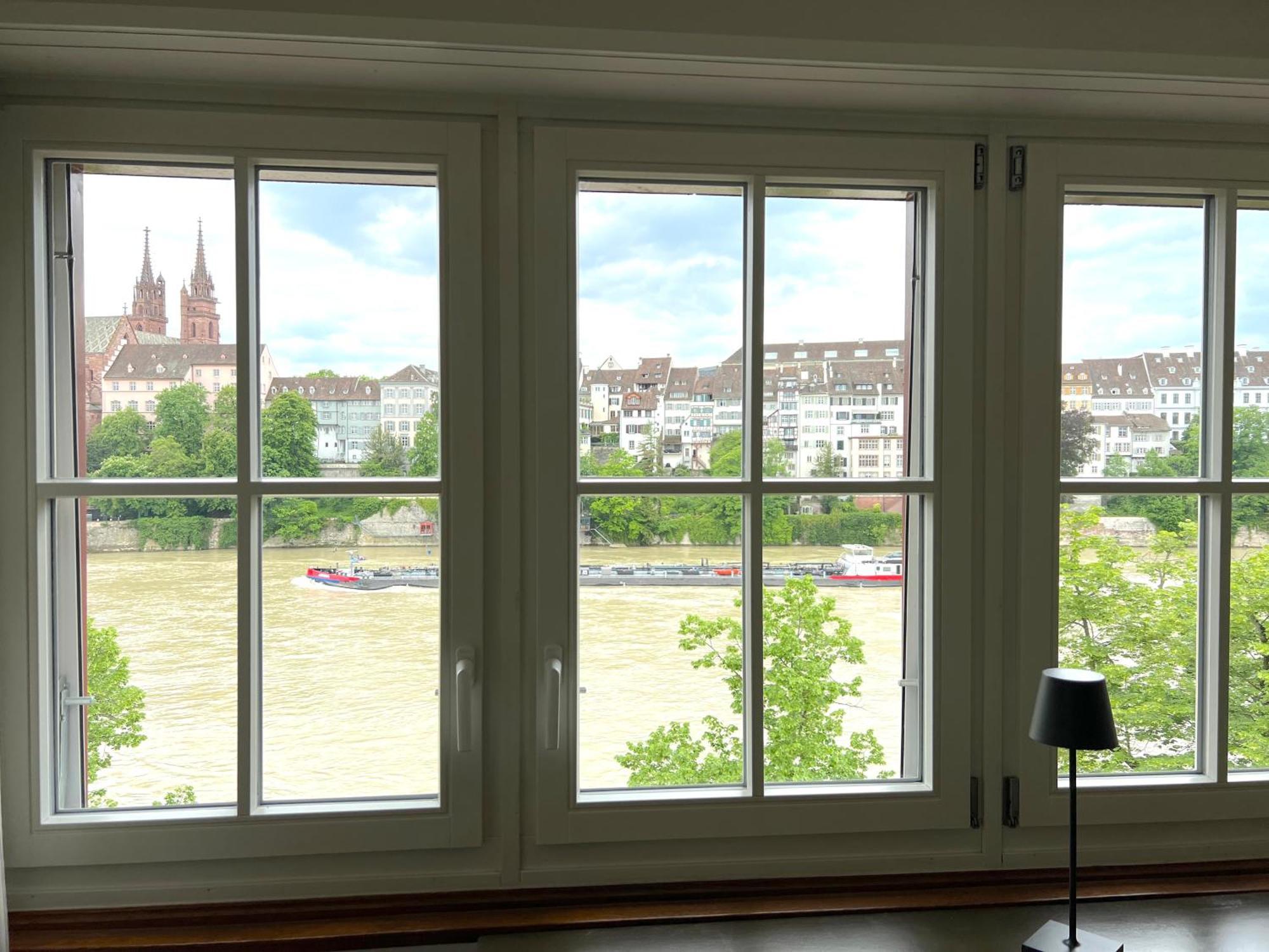 Riverside Apartment *