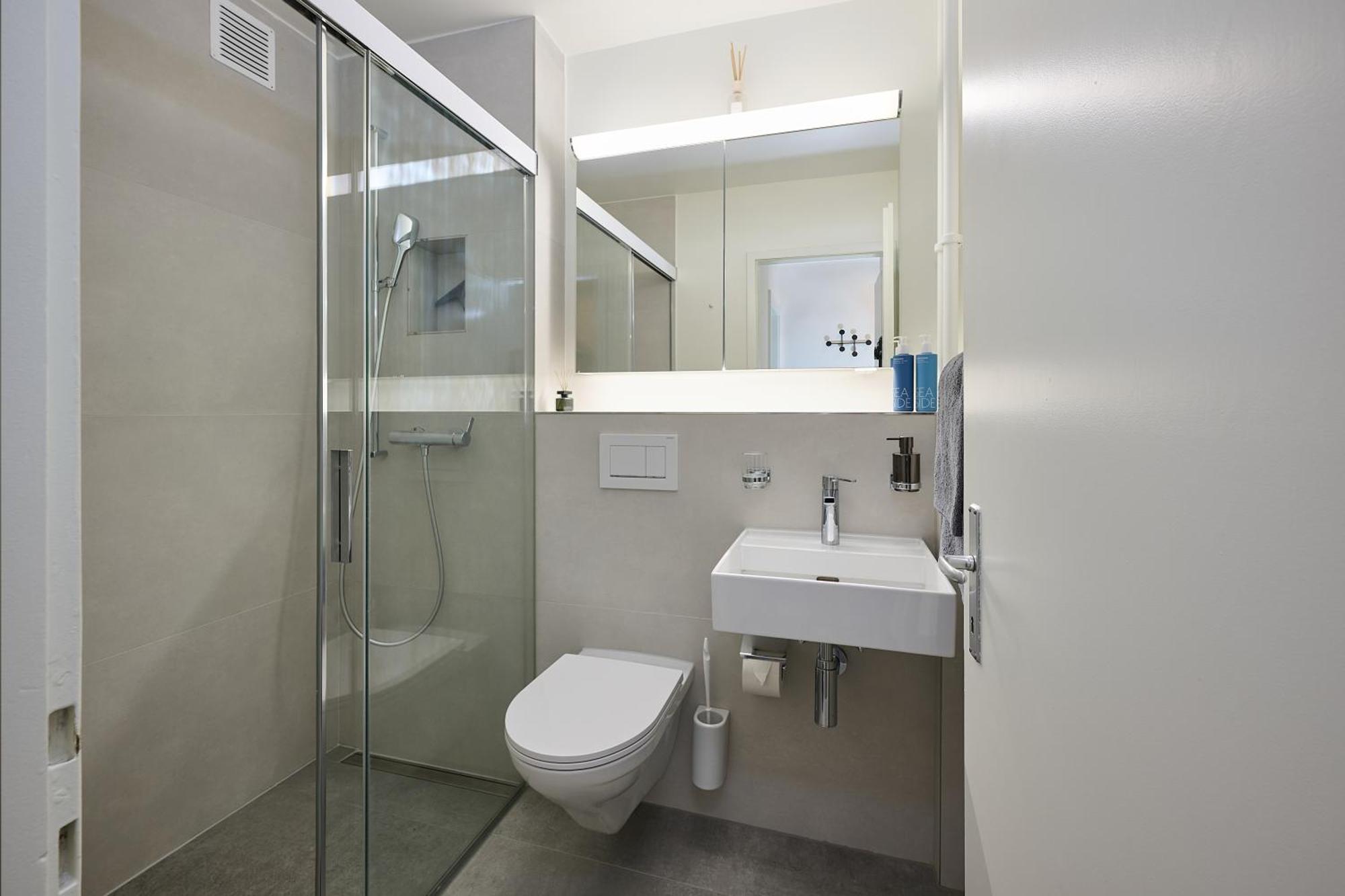 Riverside Apartment *