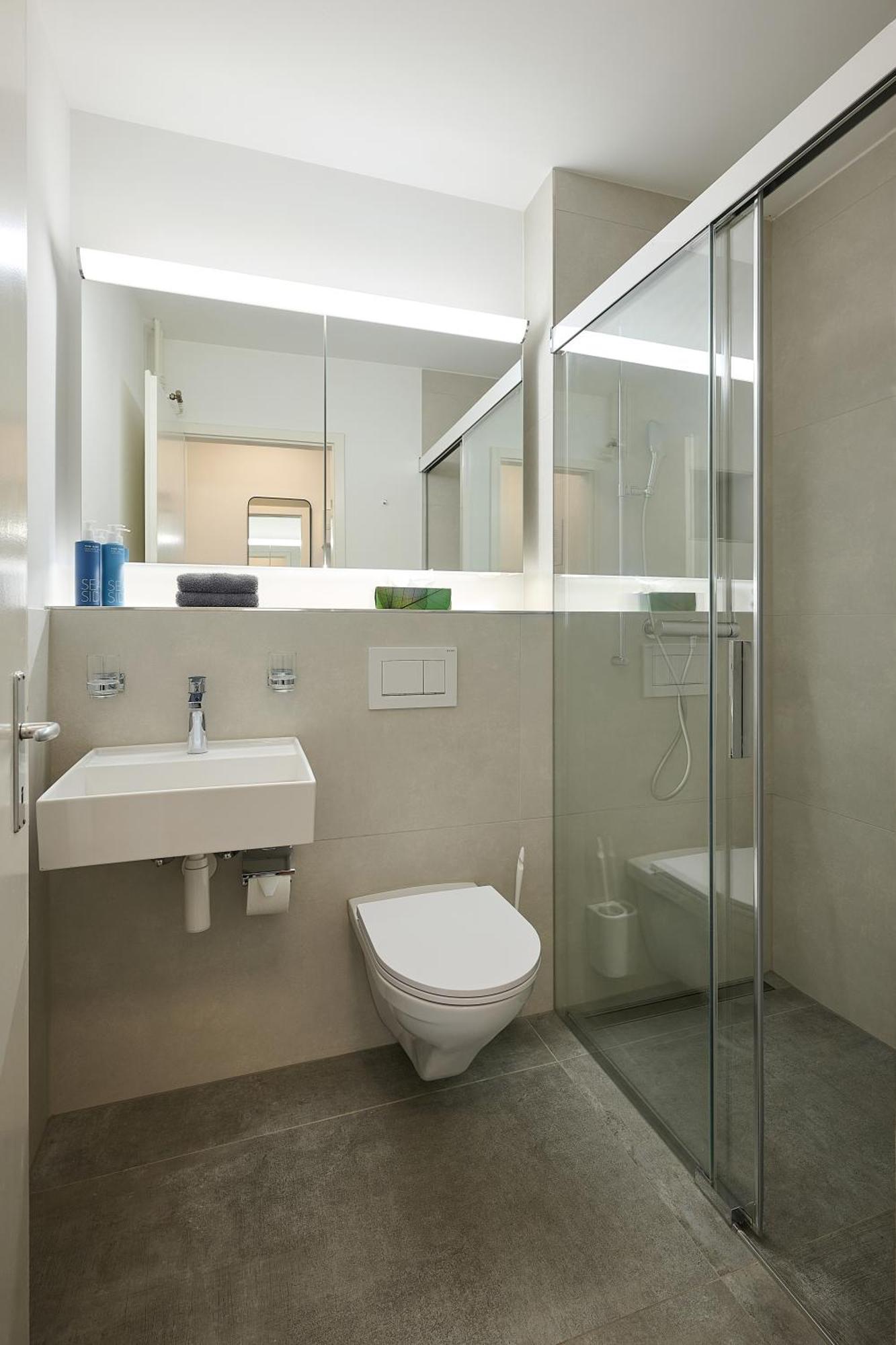 Riverside Apartment *